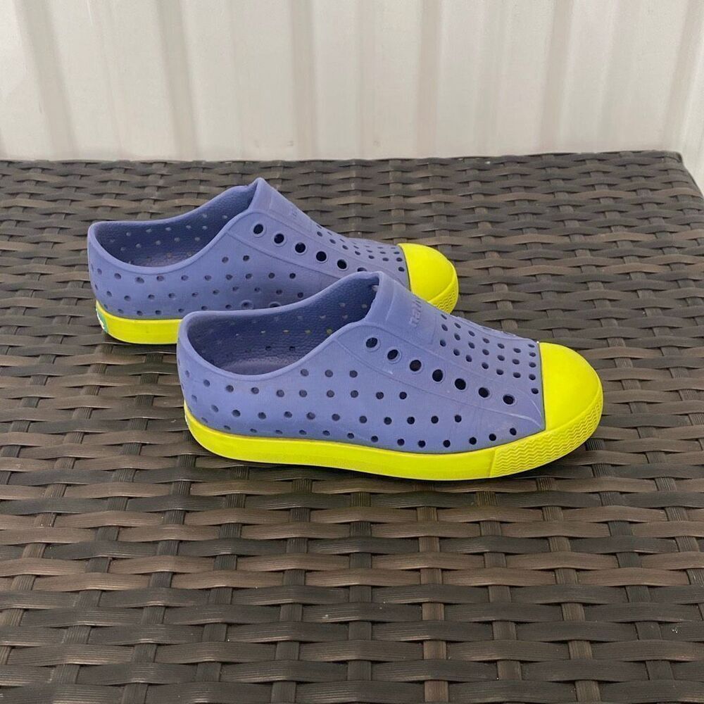 Native Jefferson shoes, children’s size 11